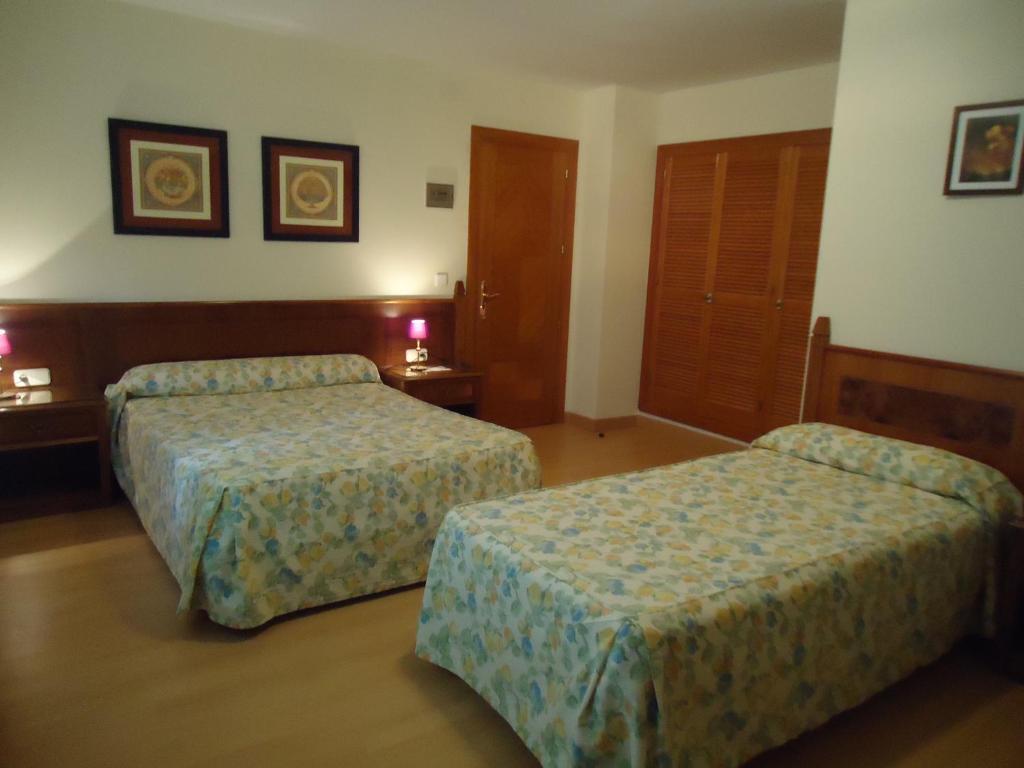 Hotel El Tablazo Villalba de la Sierra Ruang foto