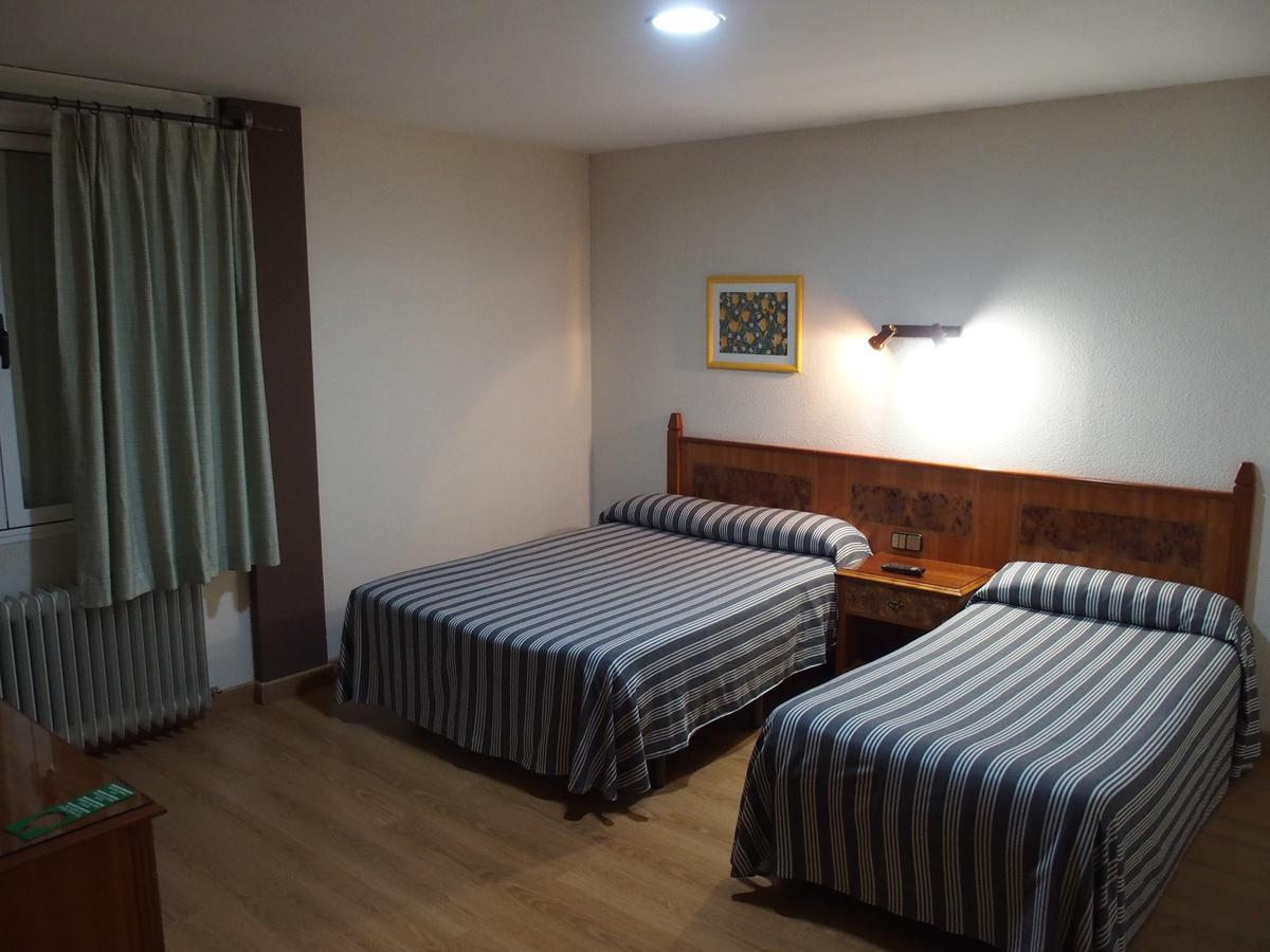 Hotel El Tablazo Villalba de la Sierra Bagian luar foto